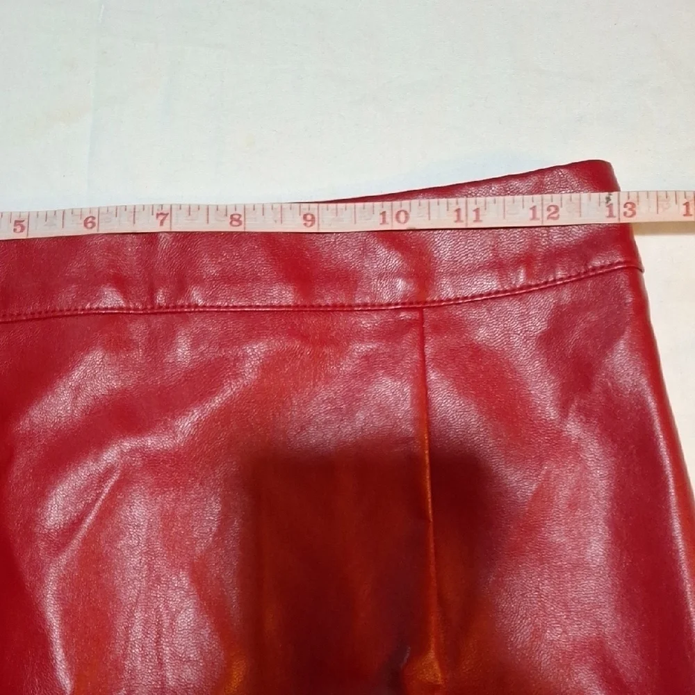 NEW.Lulu's Vibrant Red Mini Skir Size XS